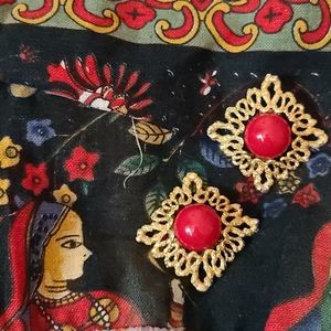Fascinating Vintage Clip Earrings